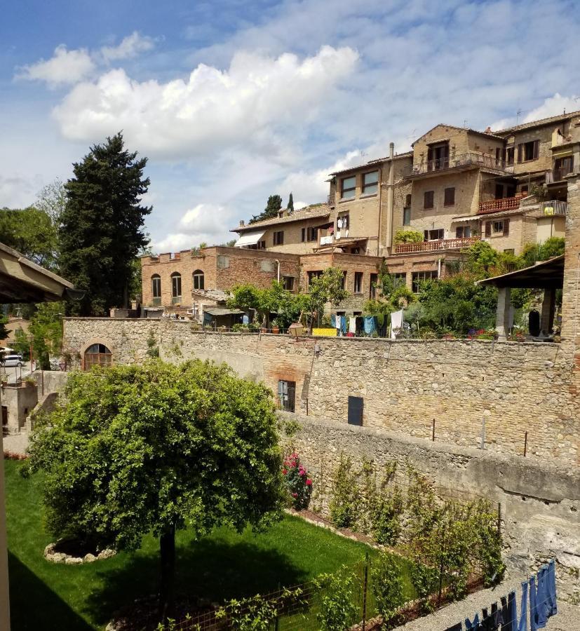 Contemporary Rooms San Gimignano Bagian luar foto